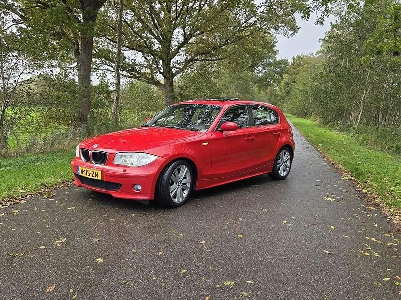 Rood Gebruikt 2005 BMW 120 M Sport Hatchback | € 3.500 (Super prijs) - Afbeelding 1/4