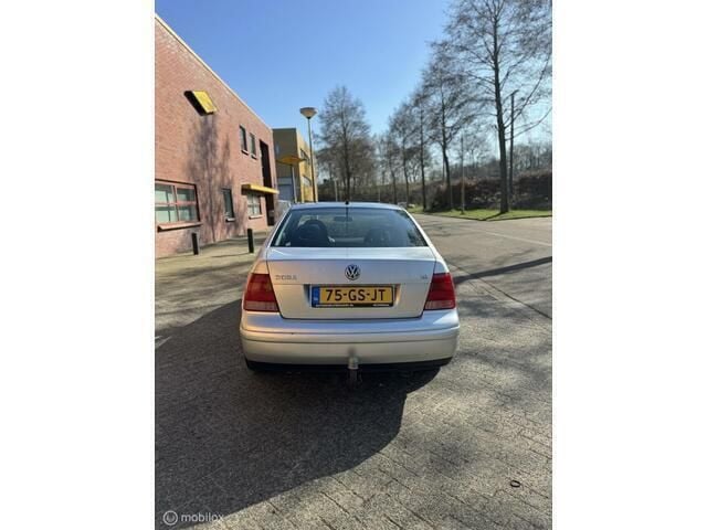 Occasion VW Bora Comfortline 105 PK (77 kW) 2001 Grijs Sedan