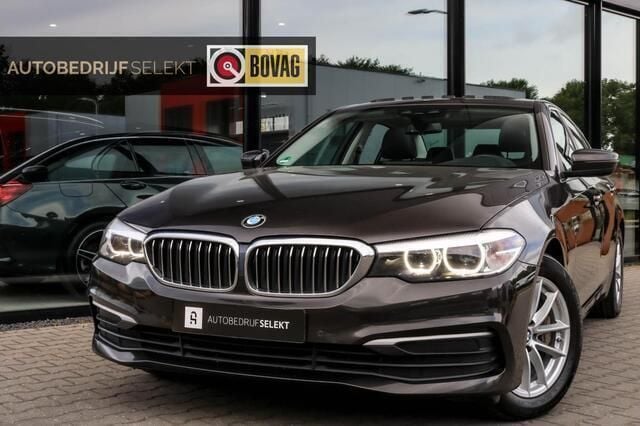 Bruin Gebruikt 2017 BMW 530 Basis Sedan | € 22.900 - Afbeelding 1/4