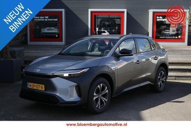 Grijs Nieuw 2025 Toyota bZ4X Active SUV | € 38.900 (Eerlijke prijs) - Afbeelding 1/4
