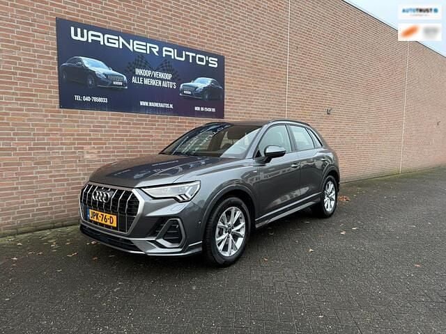 Grijs Occasion 2023 Audi Q3 S-Line SUV | € 39.750 (Eerlijke prijs) - Afbeelding 1/4