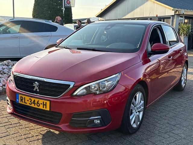 Rood, metallic lak Occasion 2018 Peugeot 308 Hatchback | € 7.950 (Goede deal) - Afbeelding 1/4