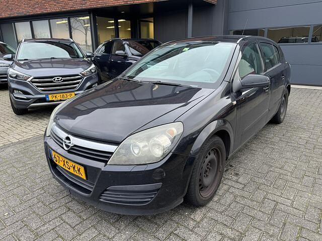 Zwart Gebruikt 2007 Opel Astra Edition Hatchback | € 495 (Goede deal) - Afbeelding 1/4
