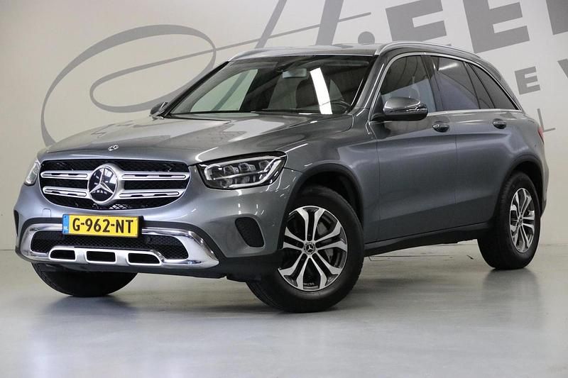 Grijs Gebruikt 2019 Mercedes GLC200 Business SUV | € 36.950 (Eerlijke prijs) - Afbeelding 1/4