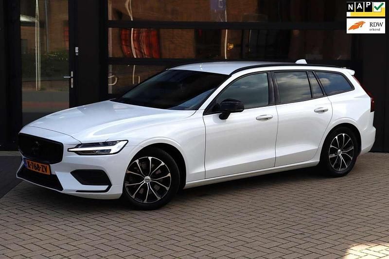 Wit Gebruikt 2021 Volvo V60 Momentum Stationwagen | € 17.995 (Eerlijke prijs) - Afbeelding 1/4
