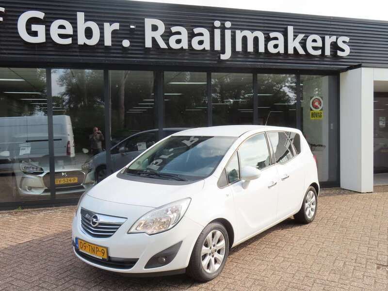 Wit, metallic lak Gebruikt 2012 Opel Meriva Cosmo MPV | € 2.900 (Duur) - Afbeelding 1/4