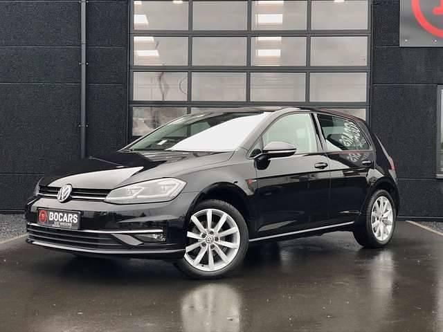 Zwart Occasion 2017 VW Golf Highline Sedan | € 16.900 (Eerlijke prijs) - Afbeelding 1/4