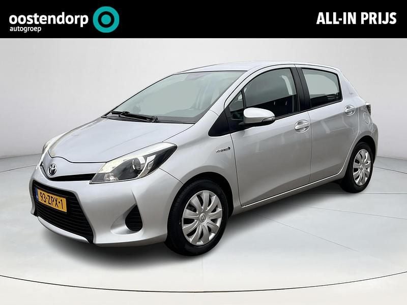 Grijs Gebruikt 2013 Toyota Yaris Hybrid Hatchback | € 11.885 (Eerlijke prijs) - Afbeelding 1/4