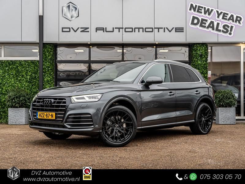 Grijs Occasion 2025 Audi Q5 Competition SUV | € 39.950 - Afbeelding 1/4