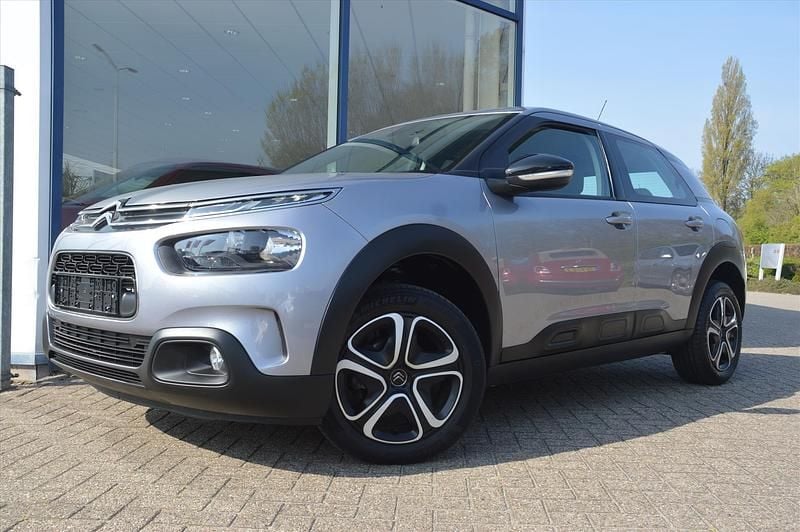 Grijs Gebruikt 2020 Citroën C4 Cactus Feel Hatchback | € 13.450 (Eerlijke prijs) - Afbeelding 1/4