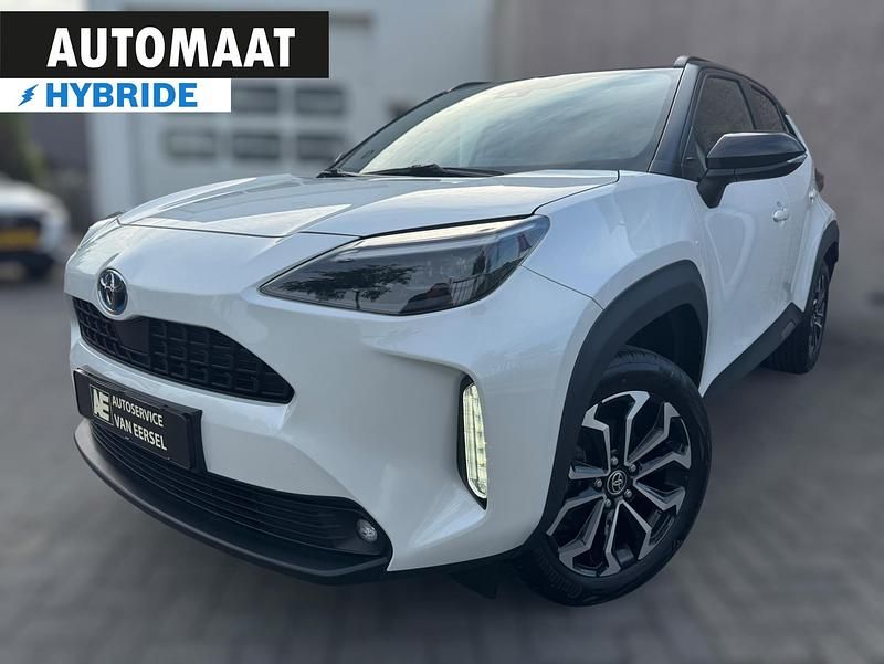 Wit Gebruikt 2024 Toyota Yaris Cross Style SUV | € 30.950 (Duur) - Afbeelding 1/4