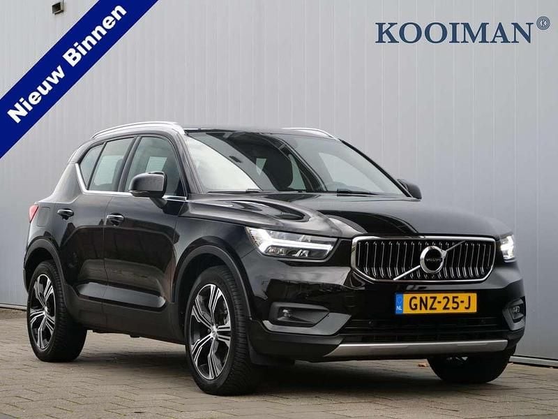 Zwart Gebruikt 2021 Volvo XC40 SUV | € 30.950 (Goede deal) - Afbeelding 1/4