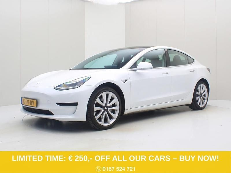 Wit (parellak) Occasion 2020 Tesla Model 3 Standard Range Sedan | € 16.999 (Eerlijke prijs) - Afbeelding 1/4