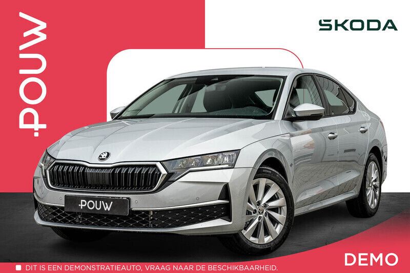 Zilver Gebruikt 2025 Skoda Octavia First Edition Hatchback | € 32.900 (Eerlijke prijs) - Afbeelding 1/4
