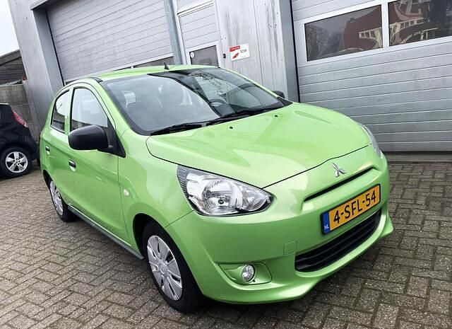 Occasion Mitsubishi Space Star Inform 71 PK (52 kW) 2013 Groen (metallic) Hatchback