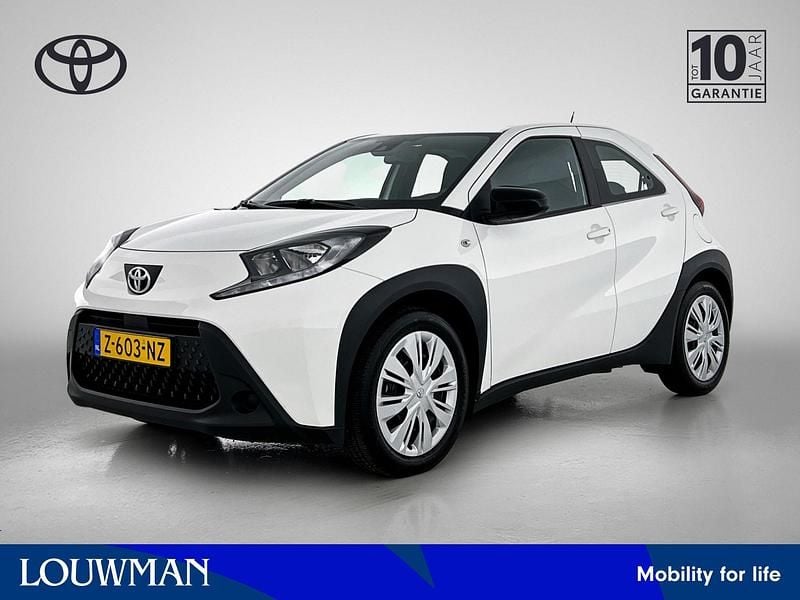 Wit Gebruikt 2024 Toyota Aygo X Play SUV | € 16.950 (Super prijs) - Afbeelding 1/4