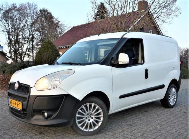 Wit Gebruikt 2010 Fiat Doblò MPV | € 4.995 (Iets duurder) - Afbeelding 1/4