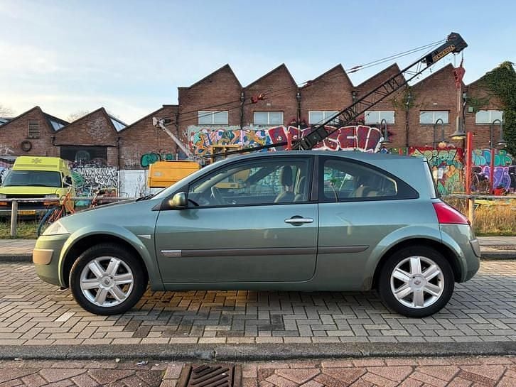 Occasion 2006 Renault Mégane II | € 1.250 (Super prijs) - Afbeelding 1/4