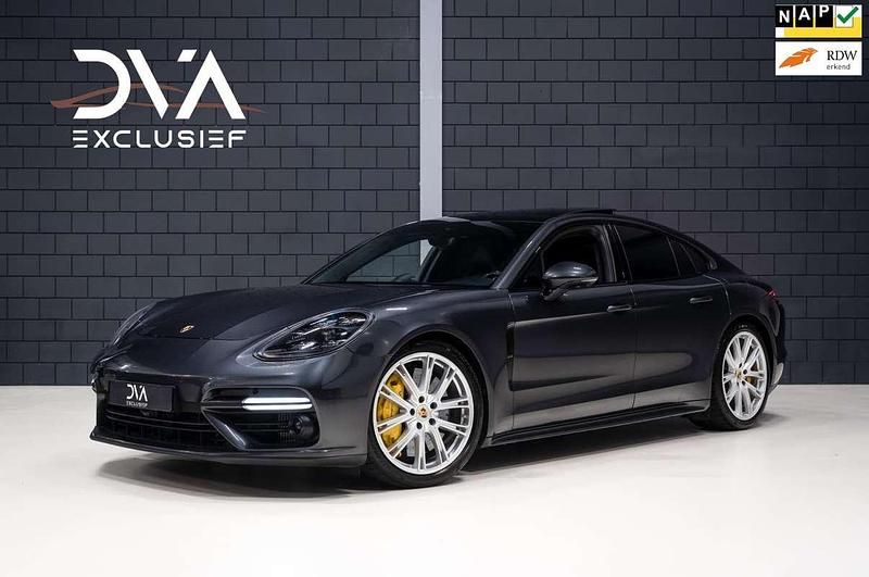 Grijs Gebruikt 2017 Porsche Panamera Turbo S Sedan | € 79.950 (Iets duurder) - Afbeelding 1/4