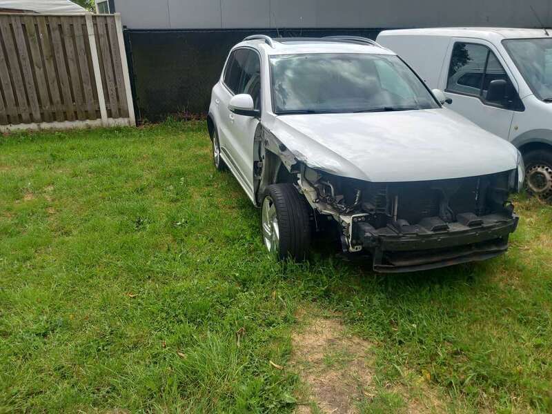 Wit Gebruikt 2010 VW Tiguan Sport SUV | € 5.000 - Afbeelding 1/4