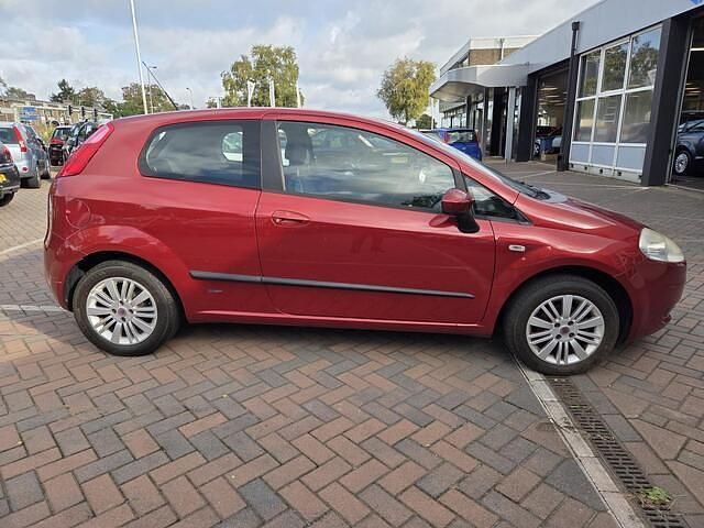 Occasion Fiat Grande Punto Dynamic 78 PK (57 kW) 2008 Rood Hatchback