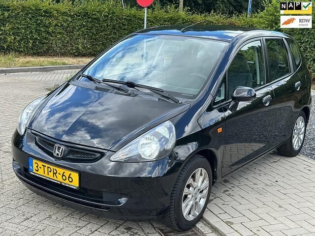 Zwart Gebruikt 2004 Honda Jazz LS Hatchback | € 2.299 (Eerlijke prijs) - Afbeelding 1/4