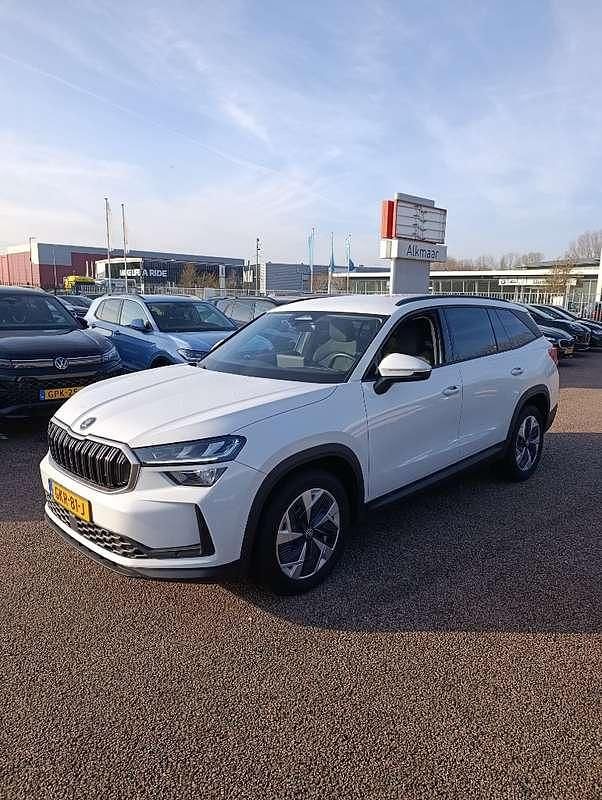 Wit Occasion 2024 Skoda Kodiaq Business Line SUV | € 41.900 (Goede deal) - Afbeelding 1/4