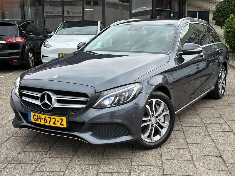 Grijs Gebruikt 2015 Mercedes C350e Edition Stationwagen | € 14.950 (Eerlijke prijs) - Afbeelding 1/4