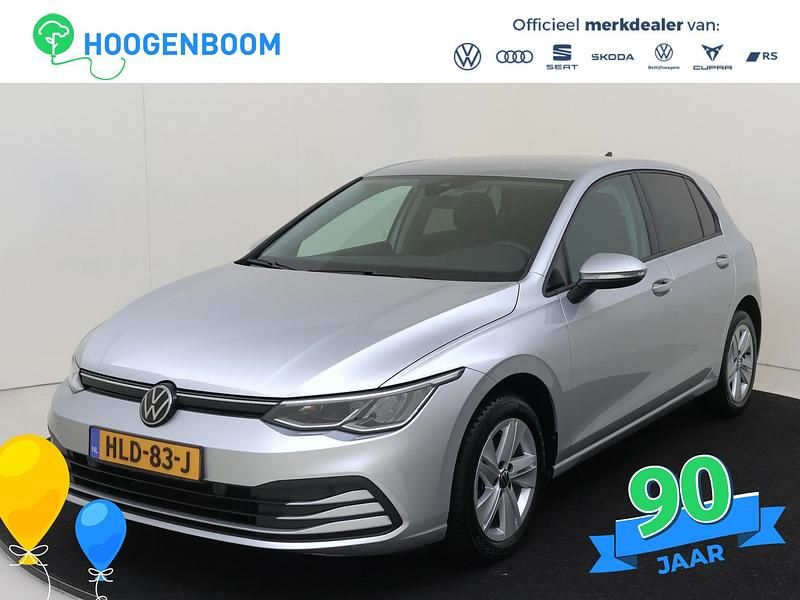 Zilver Gebruikt 2023 VW Golf VIII Life Hatchback | € 25.450 (Super prijs) - Afbeelding 1/4