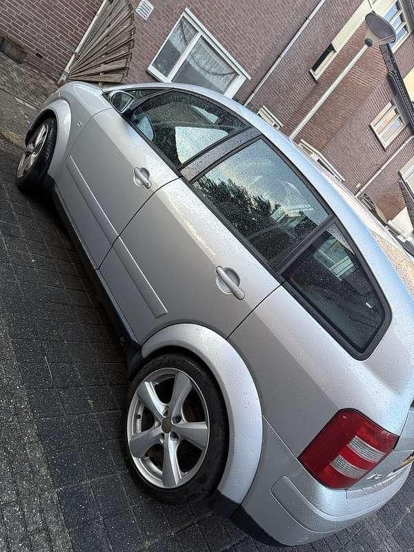 Grijs Gebruikt 2000 Audi A2 Hatchback | € 1.500 (Eerlijke prijs) - Afbeelding 1/4