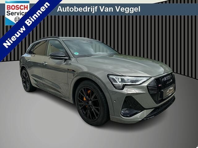 Grijs, metallic lak Gebruikt 2022 Audi e-tron S-Line SUV | € 38.850 (Eerlijke prijs) - Afbeelding 1/4