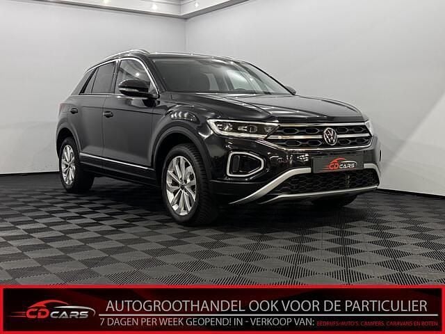 Zwart Gebruikt 2024 VW T-Roc Business SUV | € 30.950 (Goede deal) - Afbeelding 1/4
