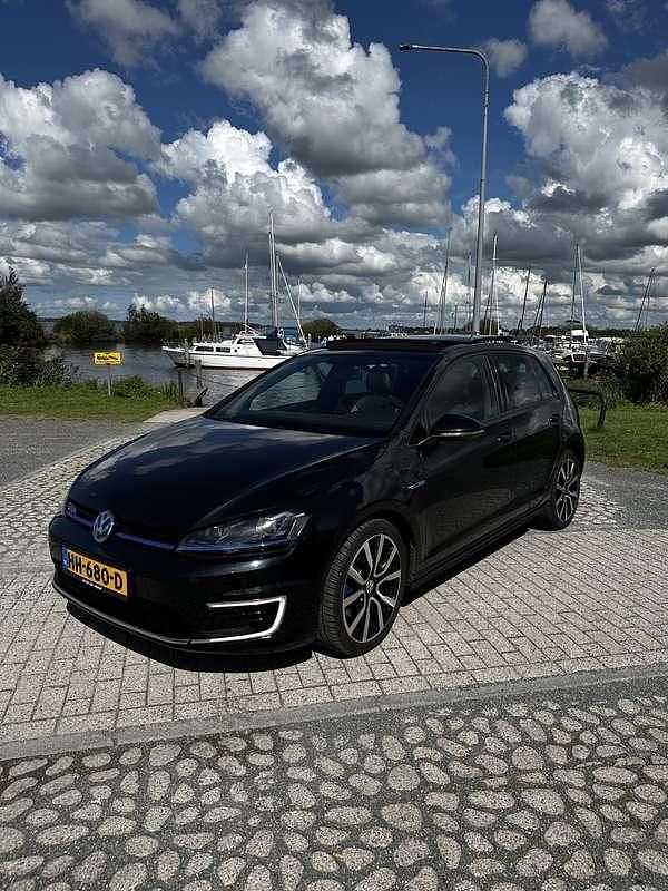 Occasion VW Golf VII GTE 150 PK (110 kW) 2015 Zwart Stationwagen