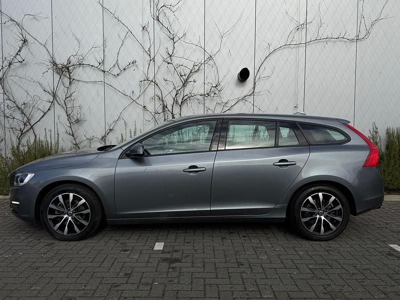 Occasion Volvo V60 Dynamic 2018 Grijs Stationwagen