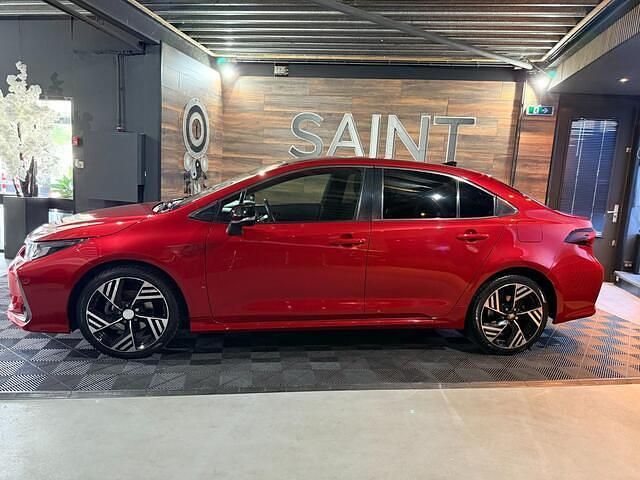 Occasion Toyota Corolla Executive 98 PK (72 kW) 2019 Rood (metallic) Sedan