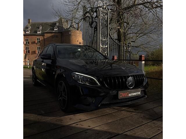 Zwart Gebruikt 2020 Mercedes C180 AMG Stationwagen | € 22.995 (Eerlijke prijs) - Afbeelding 1/4