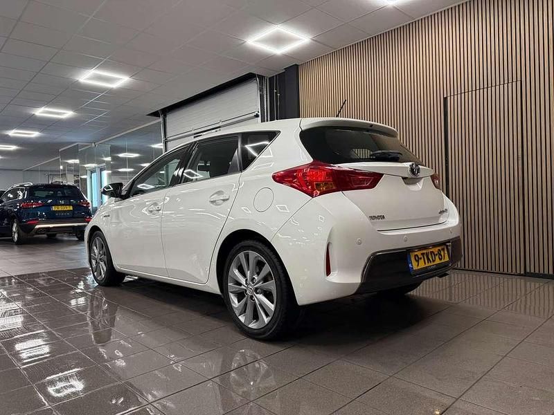 Occasion Toyota Auris Hybrid Executive 99 PK (72 kW) 2013 Wit (metallic) Hatchback