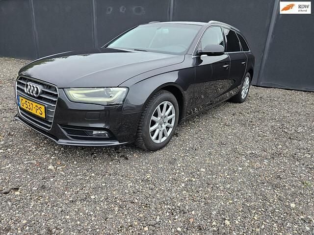 Grijs Gebruikt 2015 Audi A4 Sport Stationwagen | € 8.750 (Eerlijke prijs) - Afbeelding 1/4