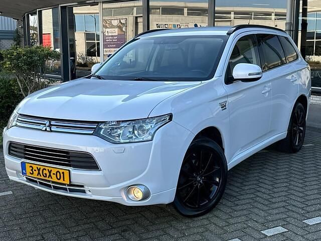 Occasion Mitsubishi Outlander Edition 121 PK (88 kW) 2014 Wit SUV