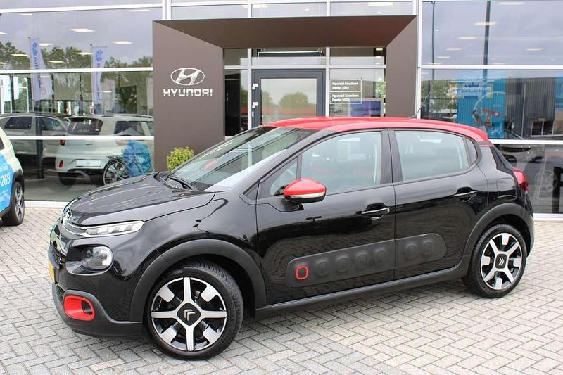 Zwart Gebruikt 2019 Citroën C3 PureTech Hatchback | € 9.950 (Goede deal) - Afbeelding 1/4