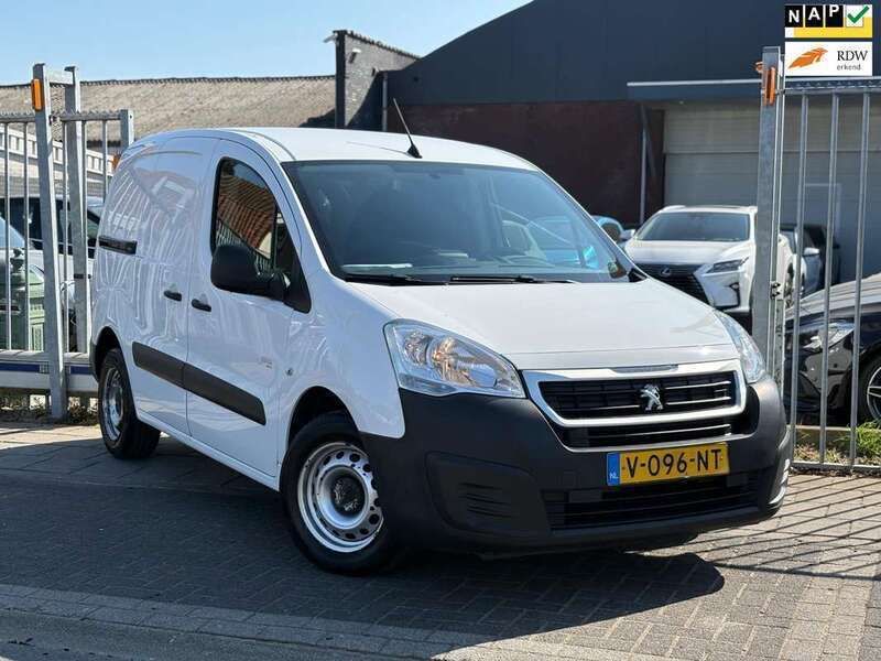 Wit Gebruikt 2018 Peugeot Partner Premium MPV | € 5.750 (Goede deal) - Afbeelding 1/4
