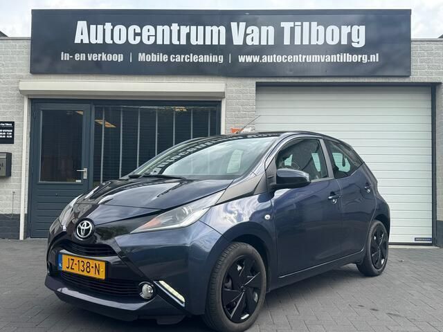 Blauw Gebruikt 2016 Toyota Aygo X-play Hatchback | € 7.995 (Eerlijke prijs) - Afbeelding 1/4