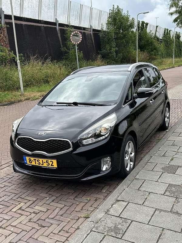 Zwart Gebruikt 2014 Kia Carens MPV | € 9.995 (Eerlijke prijs) - Afbeelding 1/4