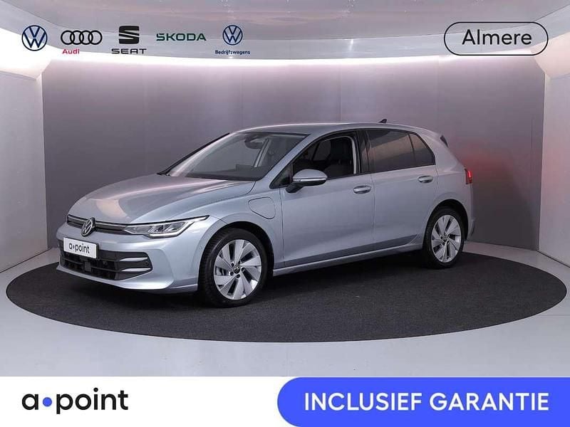 Grijs Gebruikt 2025 VW Golf VIII Edition Hatchback | € 30.949 (Super prijs) - Afbeelding 1/3