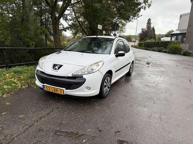 Gebruikt 2009 Peugeot 206+ Hatchback | € 1.000 (Super prijs) - Afbeelding 1/4