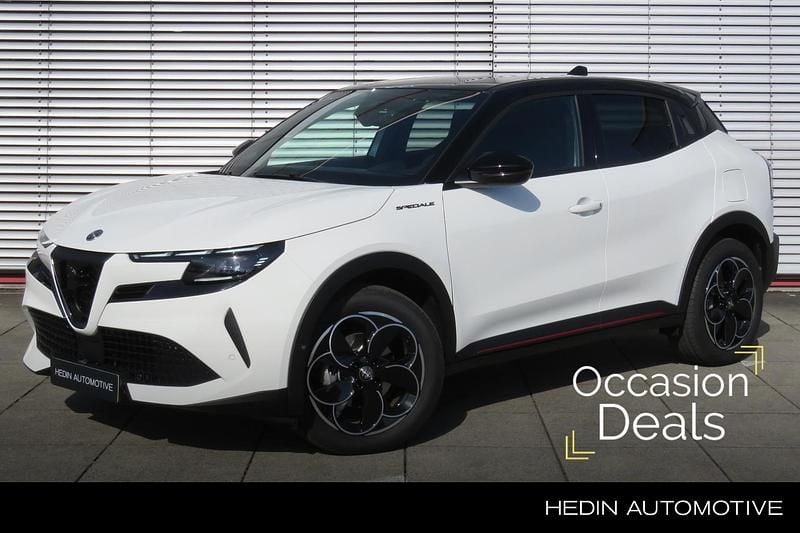 Wit Gebruikt 2024 Alfa Romeo Junior Edizione Speciale SUV | € 32.445 (Eerlijke prijs) - Afbeelding 1/4