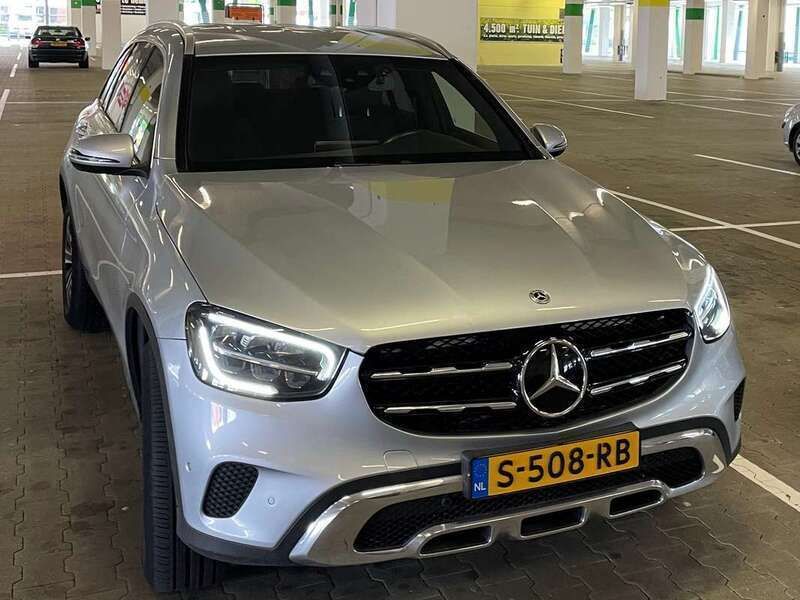 Zilver Gebruikt 2021 Mercedes GLC300e Stationwagen | € 40.000 (Super prijs) - Afbeelding 1/4