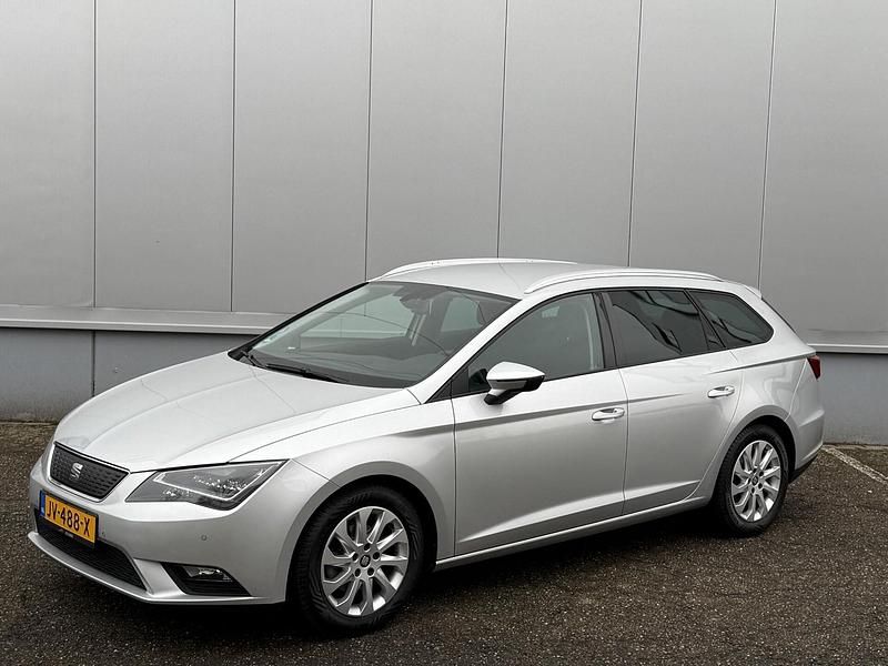 Grijs Occasion 2016 Seat Leon ST CONNECT Stationwagen | € 8.950 (Eerlijke prijs) - Afbeelding 1/4