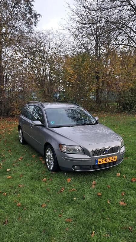 Grijs Gebruikt 2005 Volvo V50 Momentum Stationwagen | € 1.750 (Eerlijke prijs) - Afbeelding 1/4
