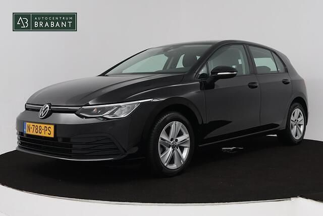 Zwart Gebruikt 2021 VW Golf VIII Life Hatchback | € 17.745 (Eerlijke prijs) - Afbeelding 1/4